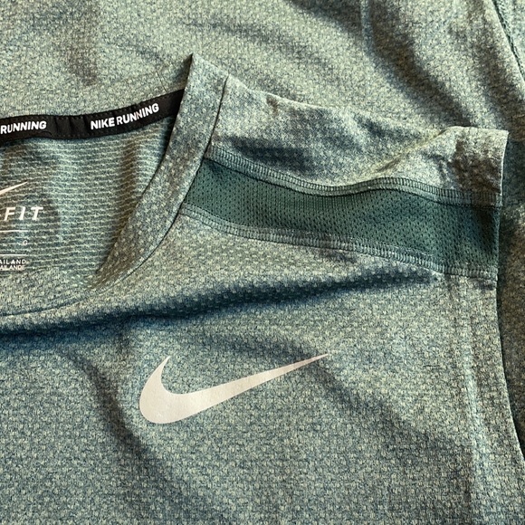 Green Nike Athletic Tank Top L EUC - Picture 5 of 6